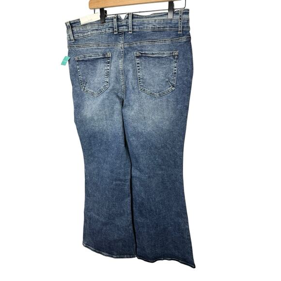 Maurices M Jeans Plus Size 18 short High Rise Flare New - Picture 2 of 2